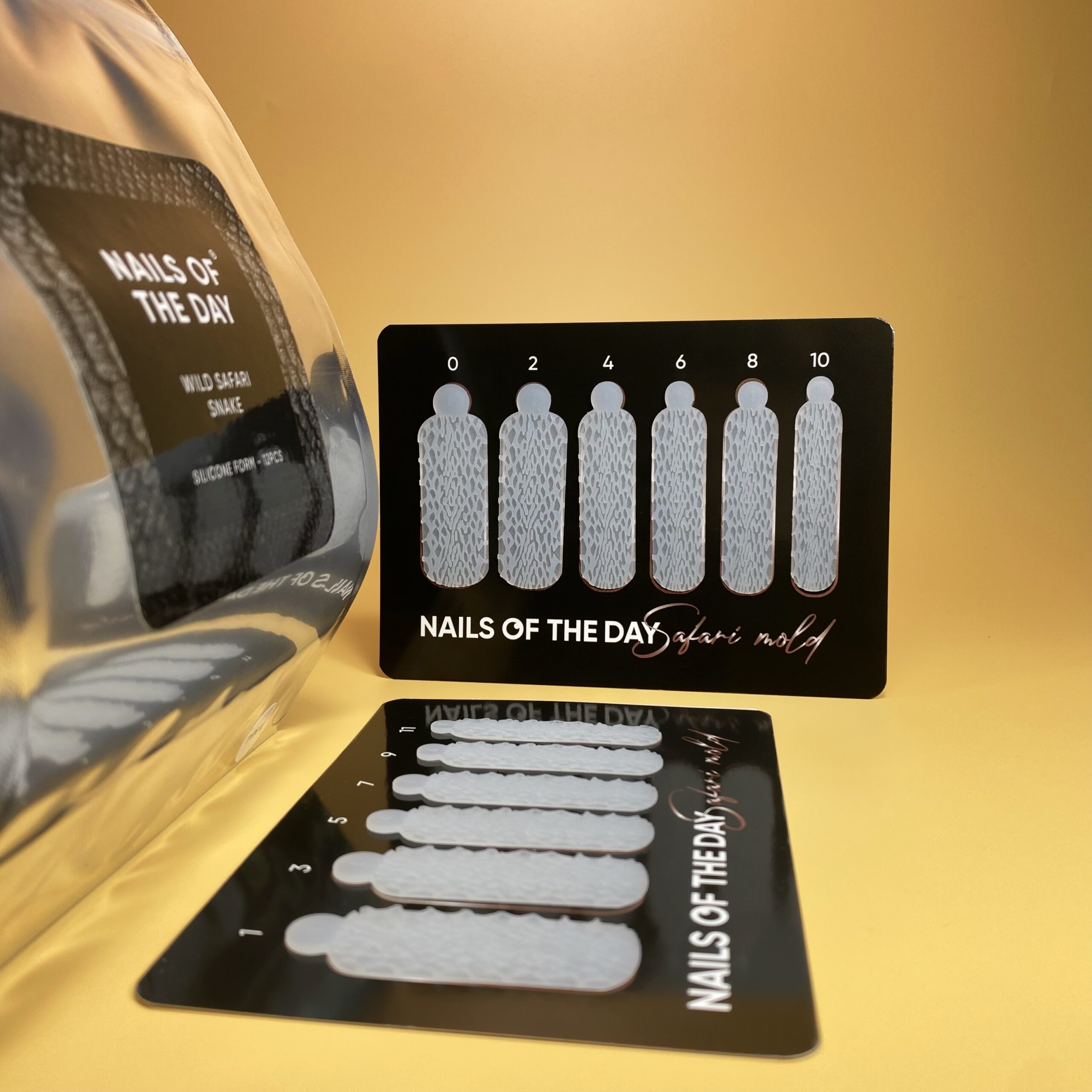 NAILSOFTHEDAY Wild Safari Snake, silikoonvorm; 12tk/pakk — silikoonvormid pealisvormidele/ussile (Tüüp 17), 12tk kaubamärgiga pakendis.